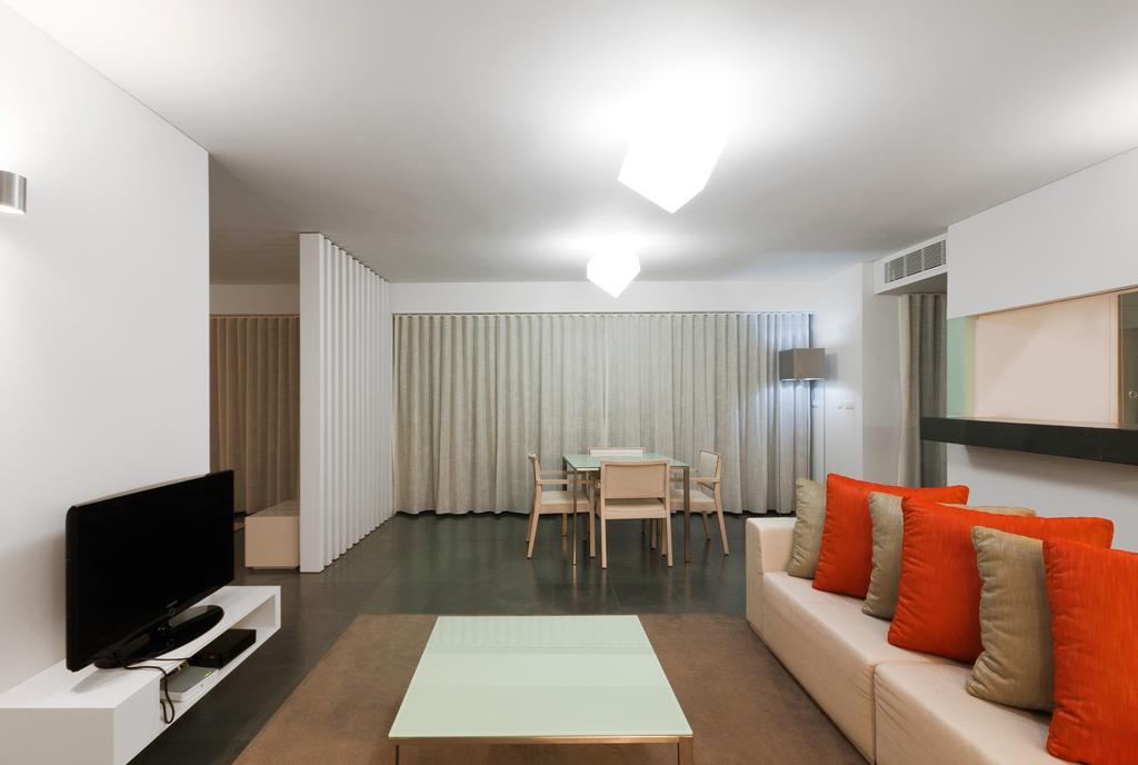 Premium One-Bedroom Apartment,1279605238:JPEG